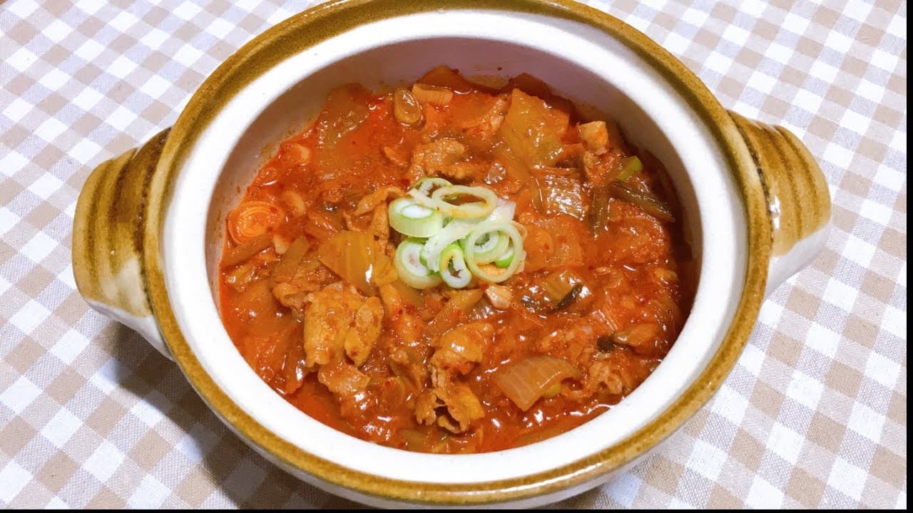 Simple Pork Kimchi Jjigae (초간단 돼지고기 김치찌개) - Korean recipe