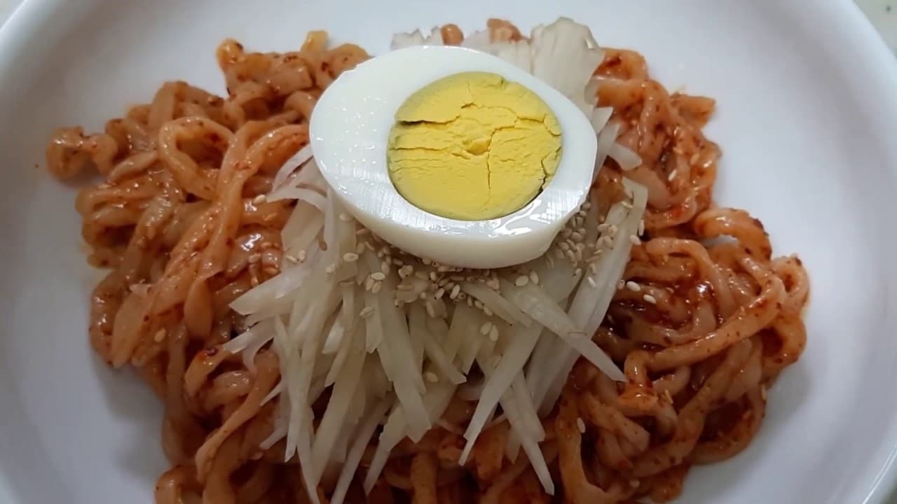Spicy Bibim Kalguksu (비빔칼국수) - Korean recipe