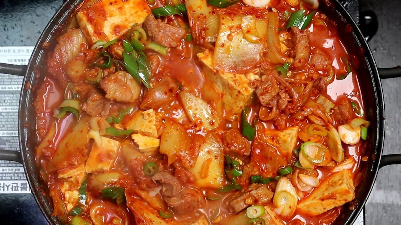 Thick Kimchi Jjigae (Low Broth Kimchi Stew) (국물 없는 김치찌개) - Korean recipe